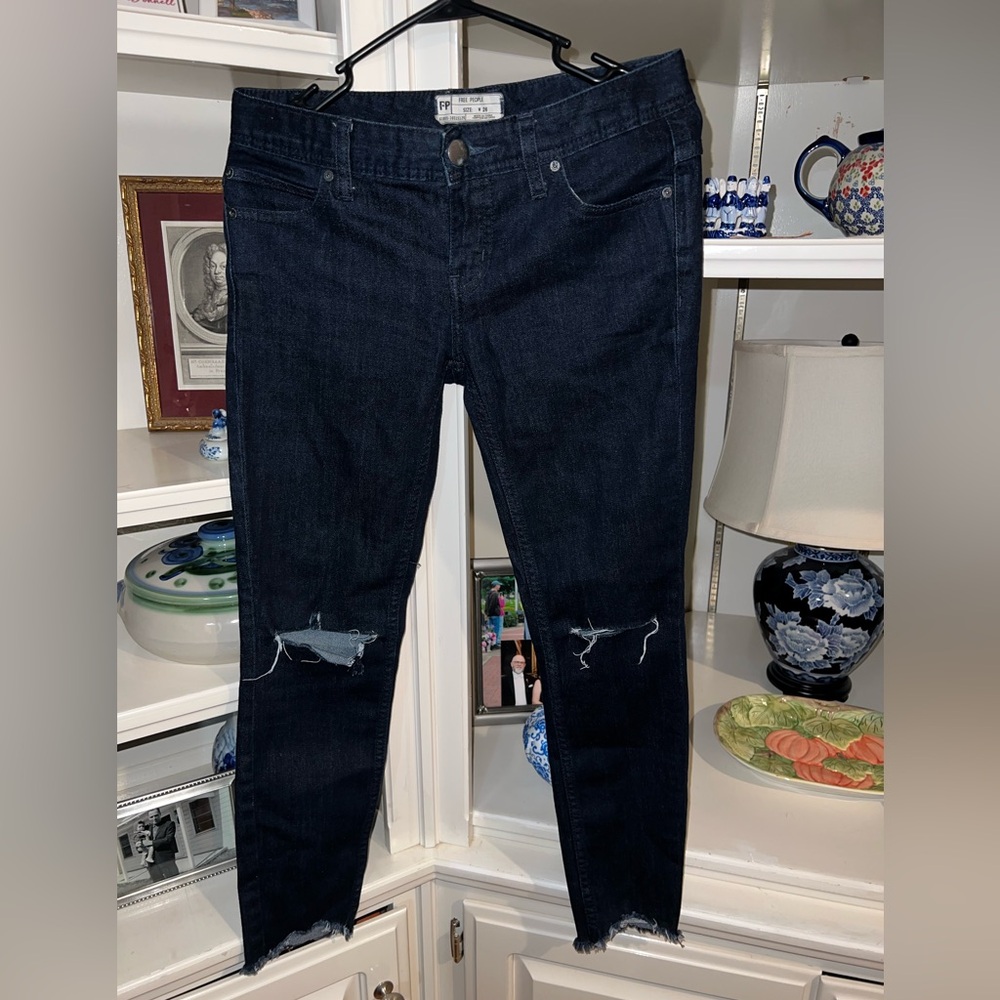 Like new Free People Dark Blue Distressed Skinny Jeans